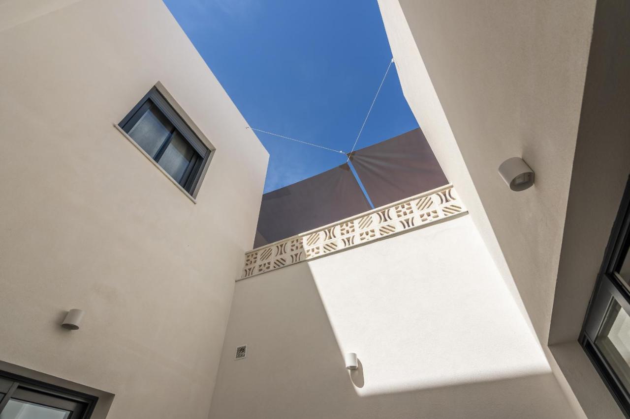 Trajano Premium Estudios By H Ayamonte Exteriör bild