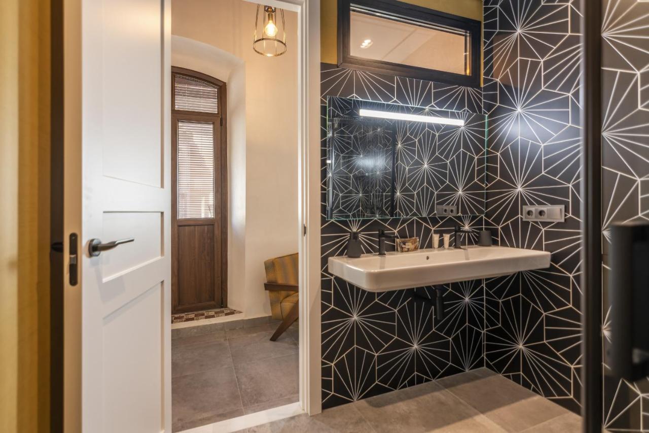 Trajano Premium Estudios By H Ayamonte Exteriör bild