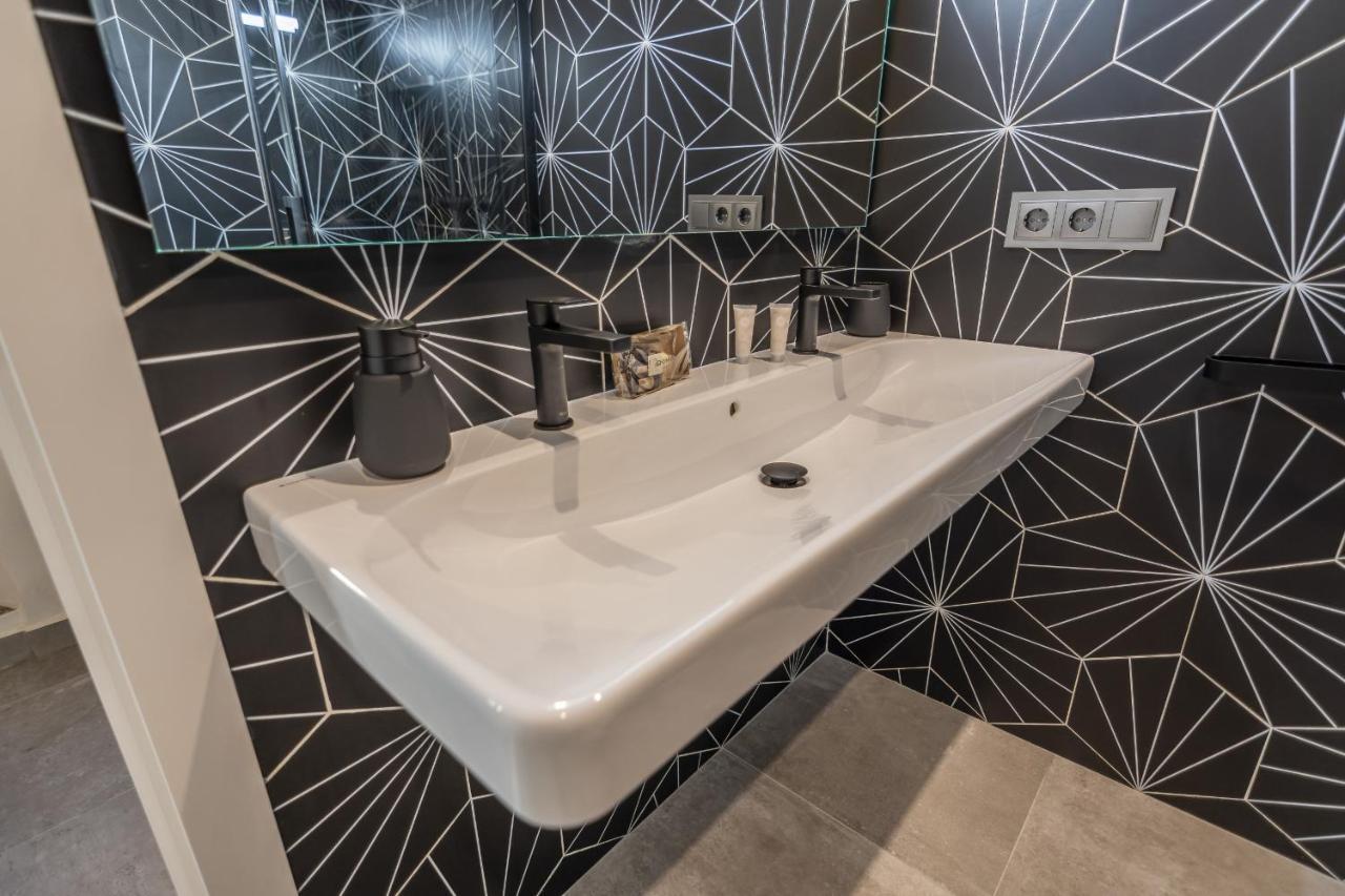 Trajano Premium Estudios By H Ayamonte Exteriör bild