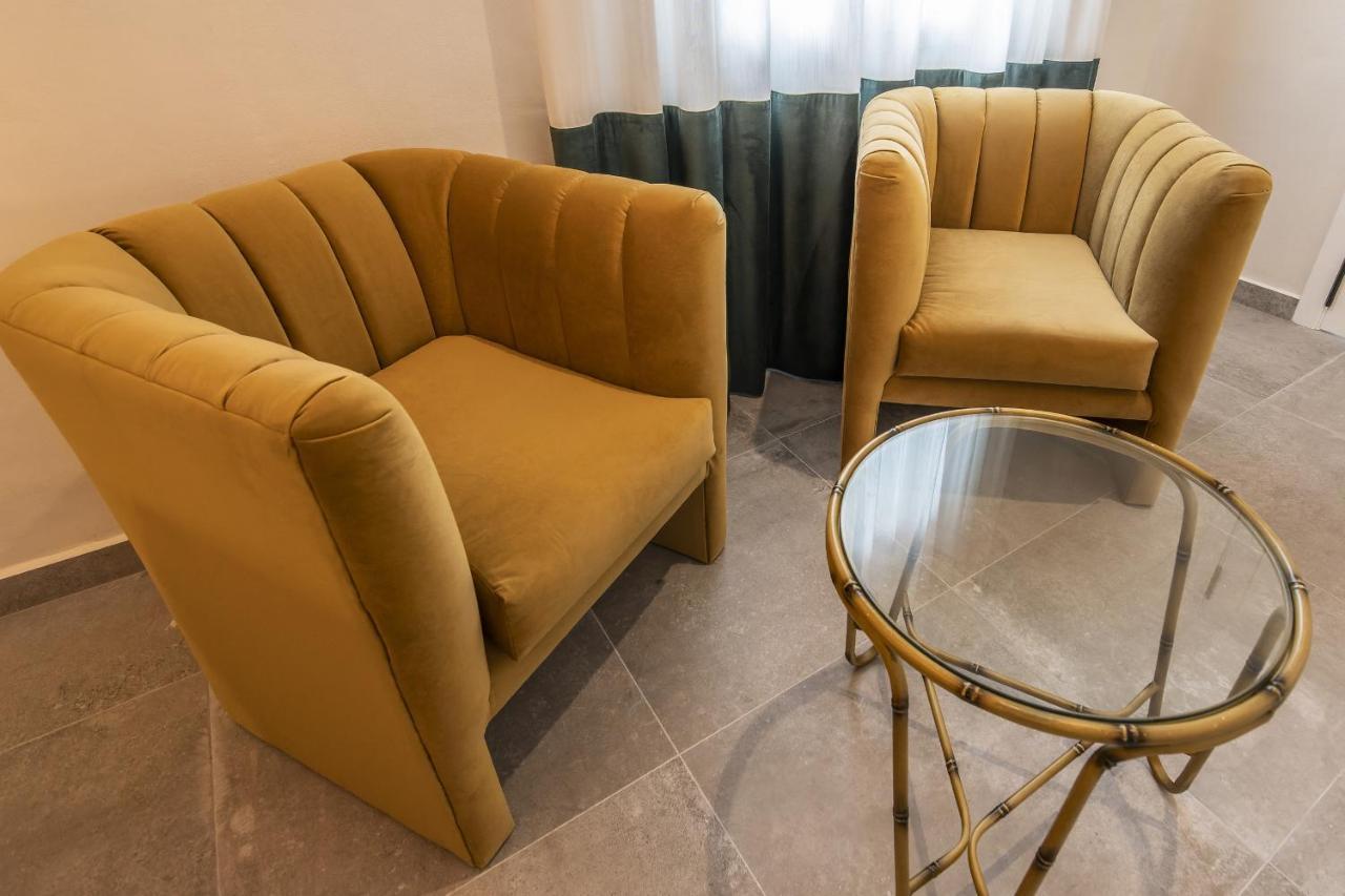 Trajano Premium Estudios By H Ayamonte Exteriör bild